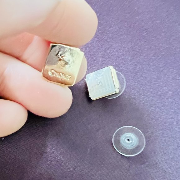 Vintage MONET Natural Rainbow Mother of Pearl Shell Earrings w/Rhinestone - Picture 5 of 5